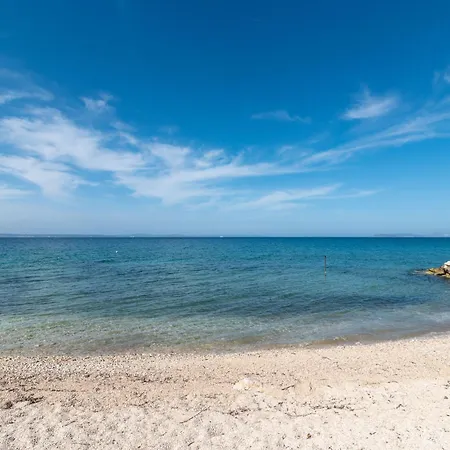 Jerkan 13 By Interhome