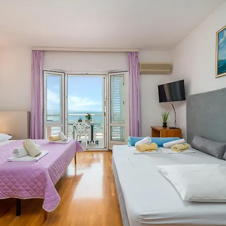 Jerkan 13 By Interhome *