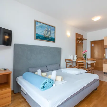 Studio 13 By Interhome